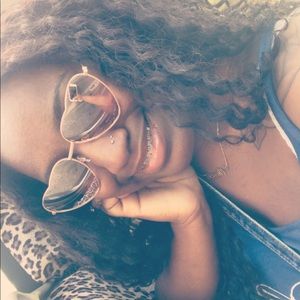 Meet your Posher, Alexus